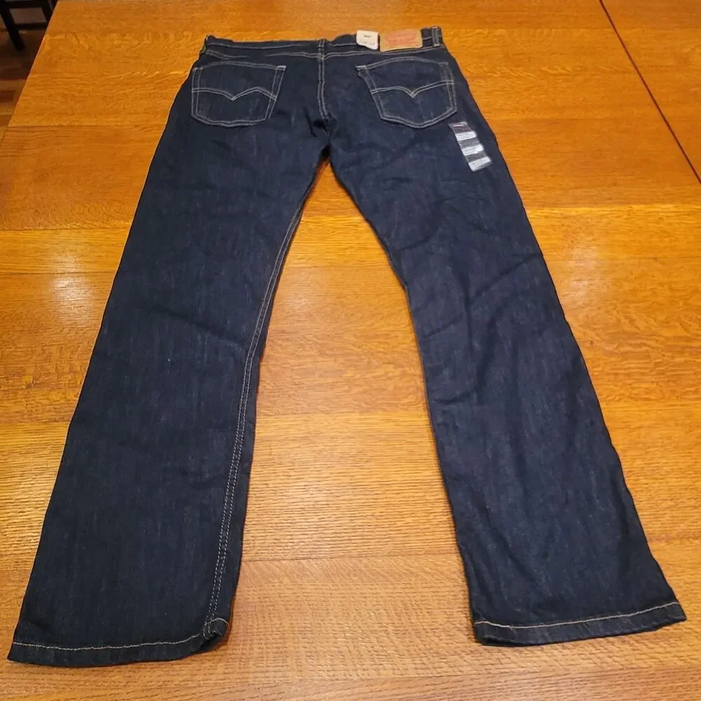 Levis levis 513
